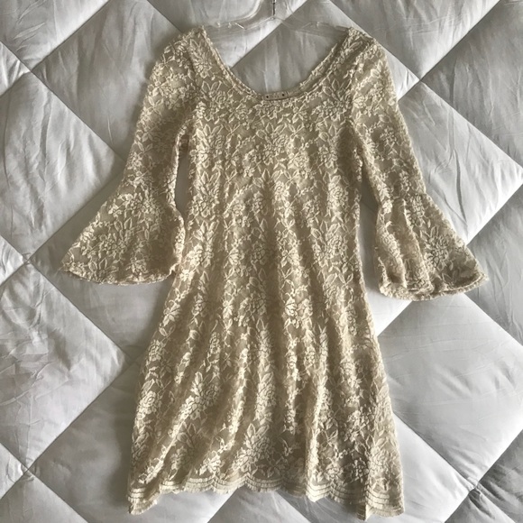 Hug Dresses & Skirts - GORGEOUS ivory lace bell sleeve coverup dress